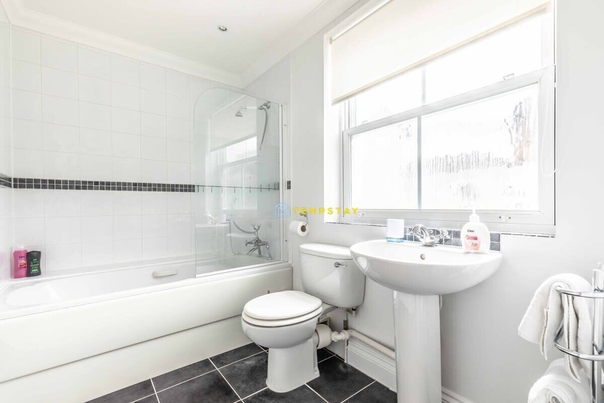 Shower, hair dryer, shampoo