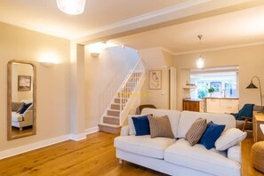 تلفزيون، مكتب