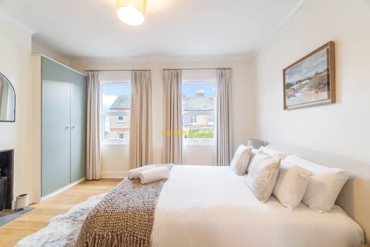 3 slaapkamers, een bureau, een strijkplank/strijkijzer, wifi