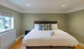 4 dormitorios, tabla de planchar con plancha, wifi y ropa de cama