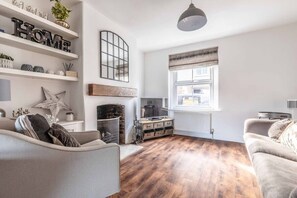 Fernseher, Kamin, Arbeitsbereiche