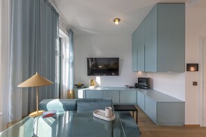 Chambre Design double (MIAvice) | Coffre-fort, rideaux d’obscurcissement, lit de bébé (gratuit)