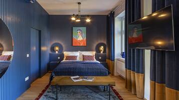 Kamar Double Desain (VIEcharme) | Brankas, tirai kedap cahaya, dan tempat tidur bayi (biaya tambahan)