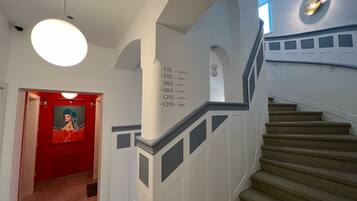 Pintu masuk interior