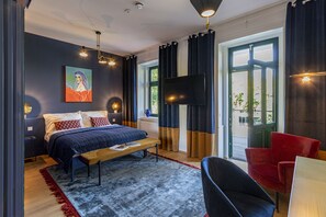 Chambre Design double (VIEcharme) | Coffre-fort, rideaux d’obscurcissement, lit de bébé (gratuit)