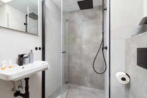 Shower - Kątowa 10 | Studio with Air Conditioning | Sauna (Kraków)