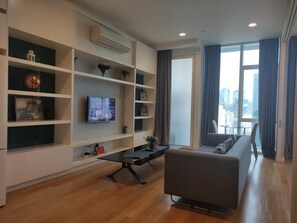 Comfort Suite | Living area | Smart TV - Lux Suites @ Platinum KLCC (Kuala Lumpur)