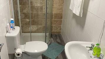 Apartment | Bathroom | Shower, towels