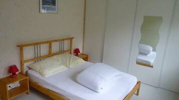 5 間睡房、可攜式嬰兒床