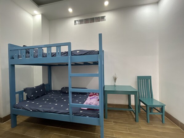 4 bedrooms, in-room safe, desk, free WiFi