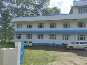 Front of property - Homecation Manas View Jungle Resort (Barnagar)