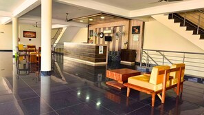 Reception - White House Country Inn (Berikhas)