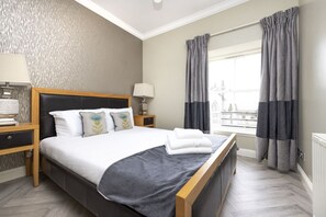 3 chambres, fer et planche à repasser, Wi-Fi, draps fournis