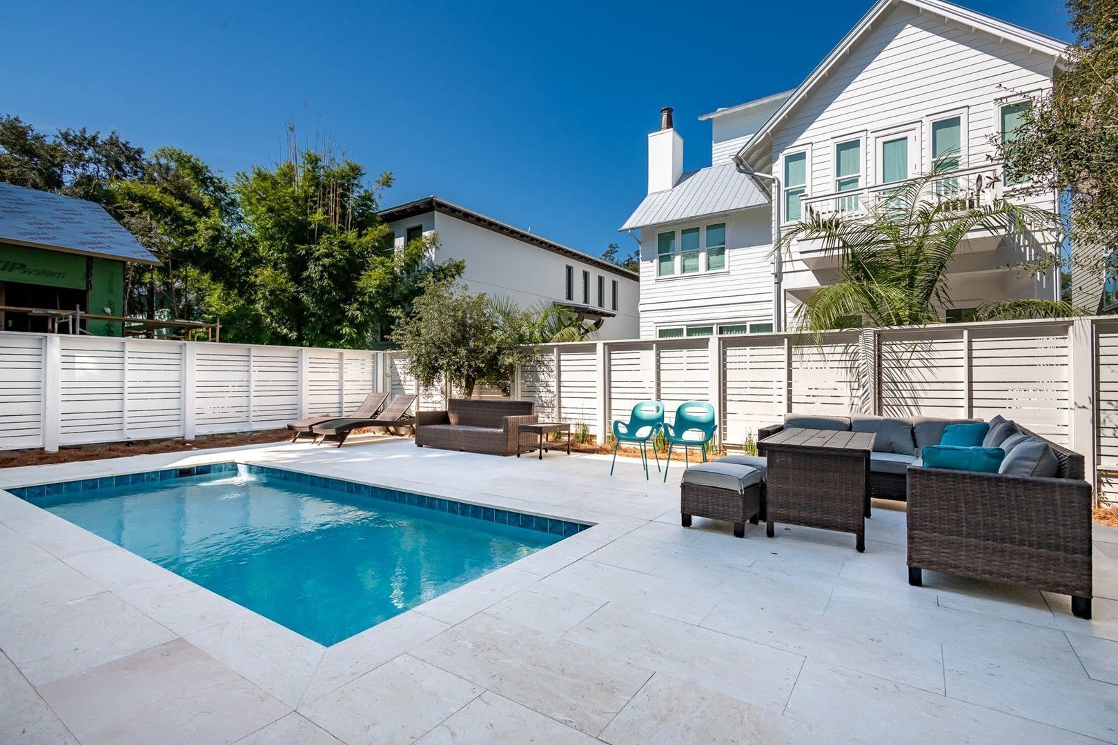 Et oppvarmet basseng