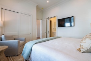 5 bedrooms, iron/ironing board, WiFi (free), bed sheets