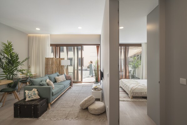 Design Apartment, 1 Queen Bed with Sofa bed | 7 bedrooms, desk, laptop workspace, iron/ironing board - Cine Park Residence by An Island Apart (Funchal)