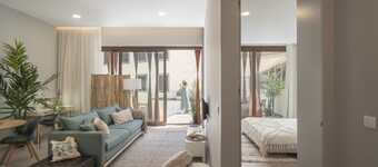 Cine Park Residence by An Island Apart