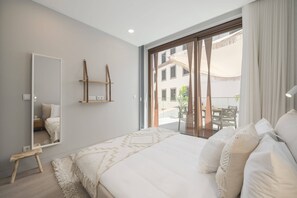 Design Apartment, 1 Queen Bed with Sofa bed | 7 bedrooms, desk, laptop workspace, iron/ironing board - Cine Park Residence by An Island Apart (Funchal)