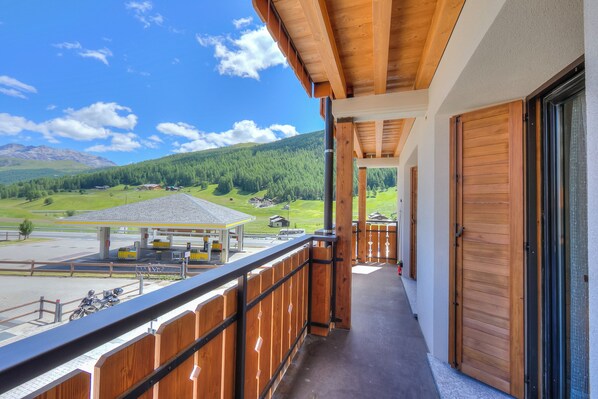 Appartement Familial, 1 chambre (Ermellino Ski in - Ski out 150m) | Vue de la chambre