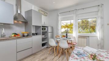 Căn hộ dành cho gia đình, nhiều phòng ngủ (Pool And Garden Apartment Happy Sound) | 1 phòng ngủ, truy cập Internet không dây miễn phí, bộ trải giường
