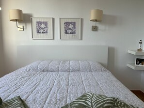 2 bedrooms, in-room safe, iron/ironing board, free WiFi - Apartamento moderno, 5 min de la playa con piscina (Es Mercadal)