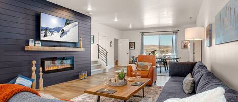 Fernseher, Kamin, Computerbildschirme, Drucker