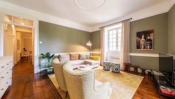 Comfort Apartment, Multiple Beds | 7 bedrooms, desk, laptop workspace, iron/ironing board