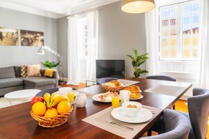 Apartamento básico, várias camas | Opções para refeição