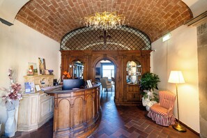 Lobby - Quattro Gigli Palace (Montopoli in Val d'Arno)