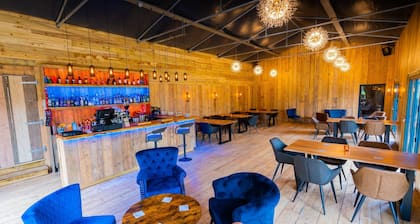 Large Somerset lodge with access to adventure activities