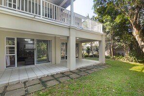 Terrace/patio - Kingston Estate 112 by HostAgents (Ballito)