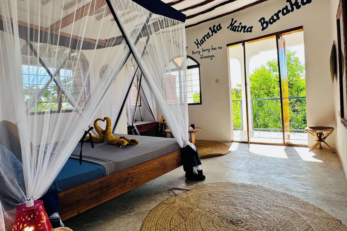 Classic Triple Room | Free WiFi, bed sheets