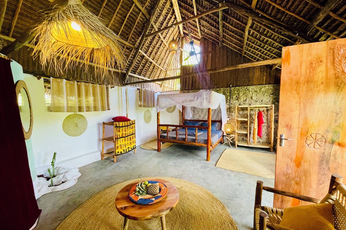 Classic Villa | Free WiFi, bed sheets