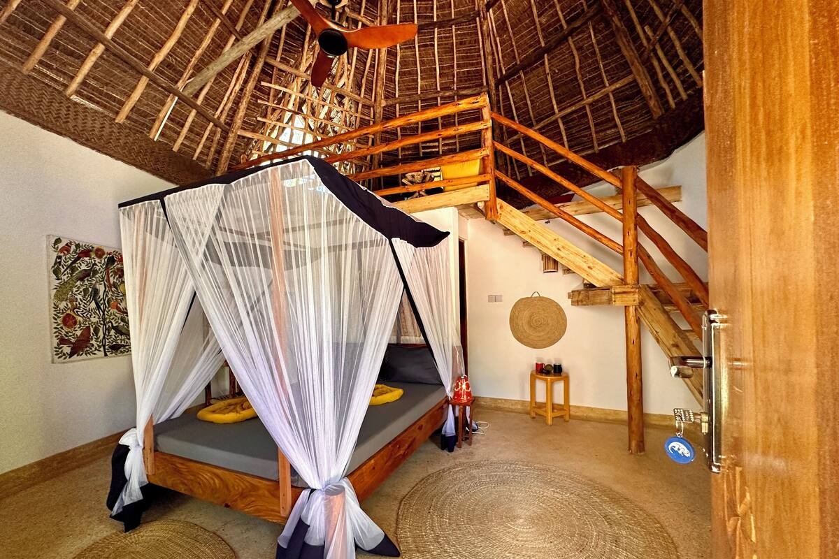 Classic Villa | Free WiFi, bed sheets