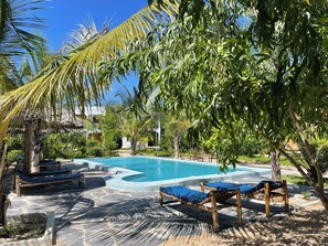 Exterior - Kameleon Blue (Kizimkazi)