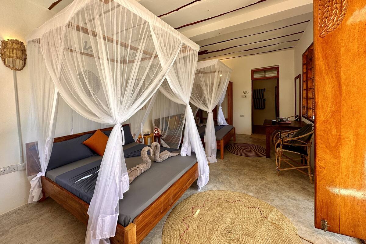 Classic Quadruple Room | Free WiFi, bed sheets