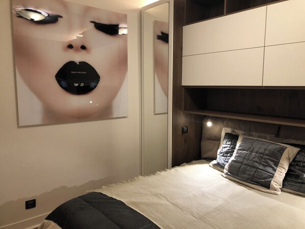 2 chambres, fer et planche à repasser, Wi-Fi, draps fournis