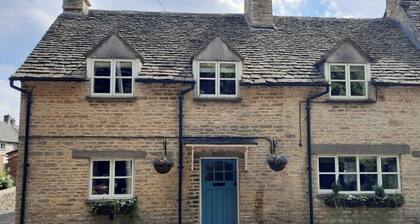 Cotswold Cottage Bed & Breakfast