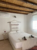 Classic Double Room | Individually decorated, individually furnished, iron/ironing board