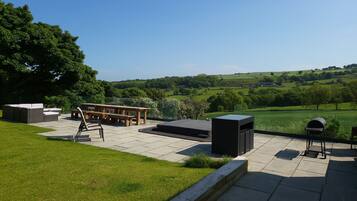 Cottage | Property grounds