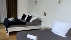 Kamar Triple