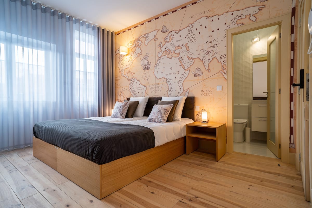 Standard Studio Suite (2) | Blackout curtains, iron/ironing board, free WiFi