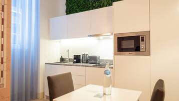 Standard Studio (3) | Blackout curtains, iron/ironing board, free WiFi