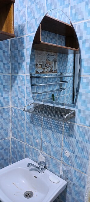 Shower, bidet - Up-confort 522 (Yaoundé)