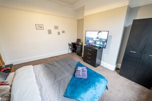 1 bedroom, free WiFi, bed sheets