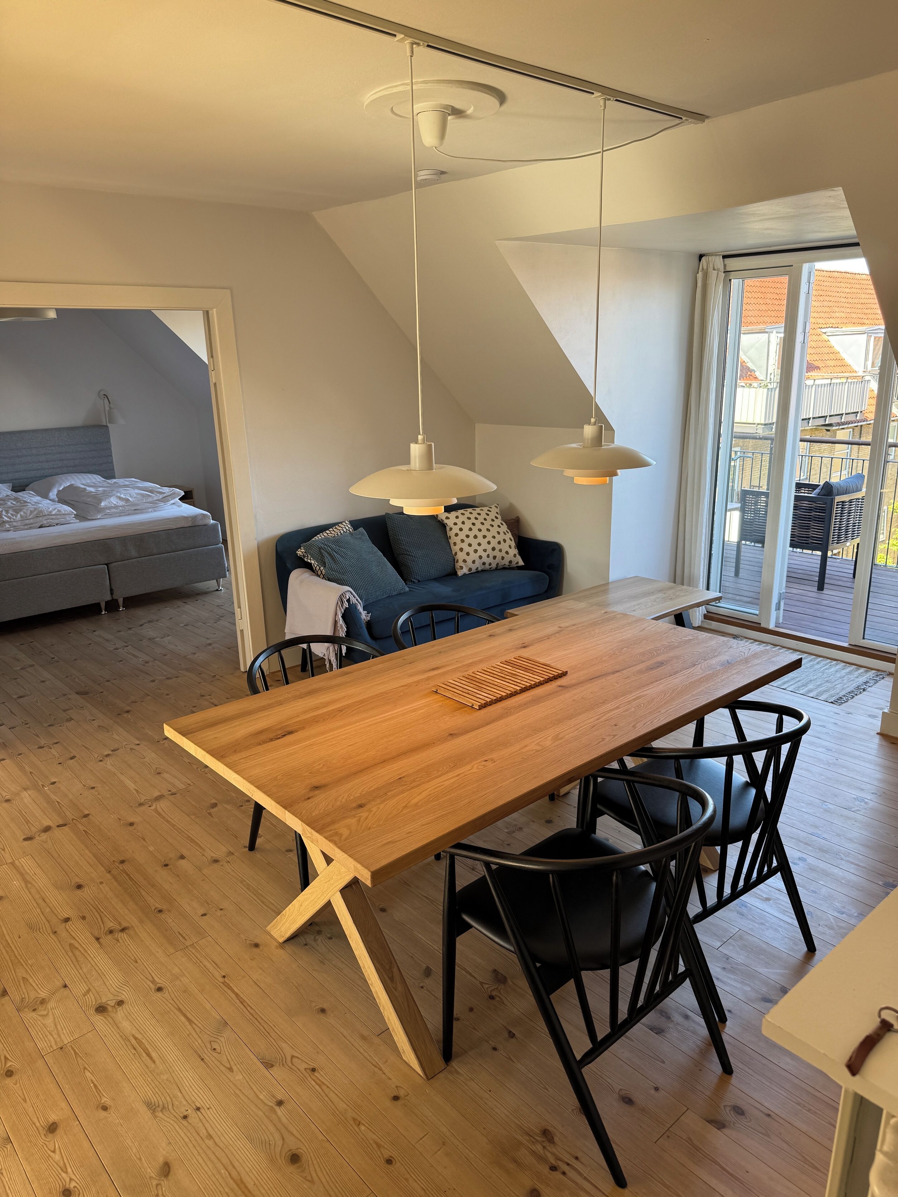 2 bedrooms, travel cot, WiFi