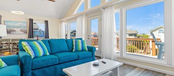 Saltwater in the Afternoon: 400 Ft to Beach, Private Pool, Dog-friendly