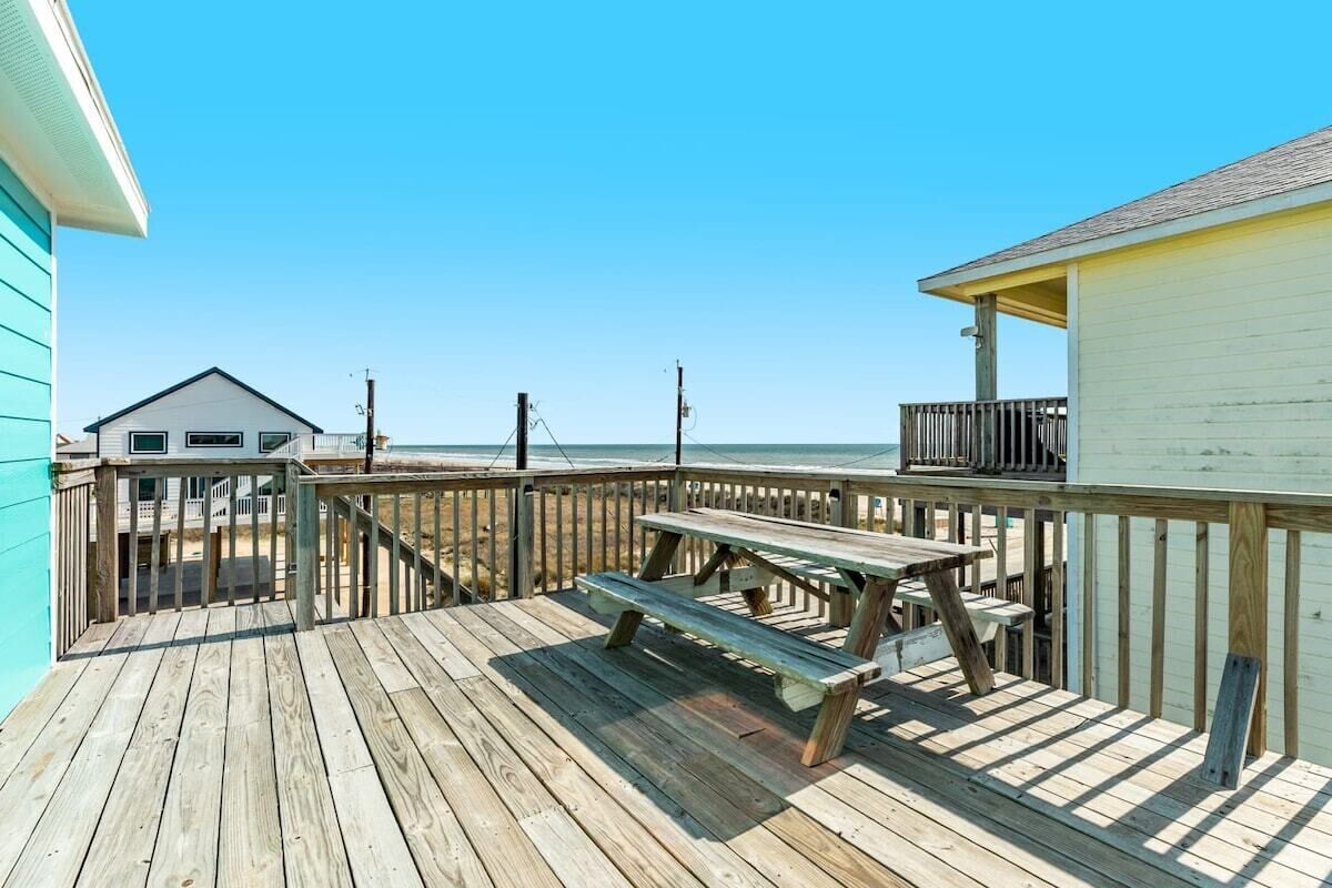 Nearly Front Row, Beach & Ocean Views!