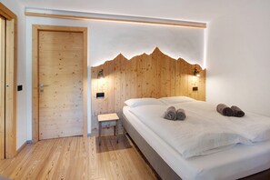 1 slaapkamer, een strijkplank/strijkijzer, gratis wifi, beddengoed