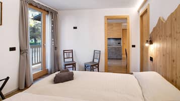 1 habitación, tabla de planchar con plancha, wifi gratis y ropa de cama